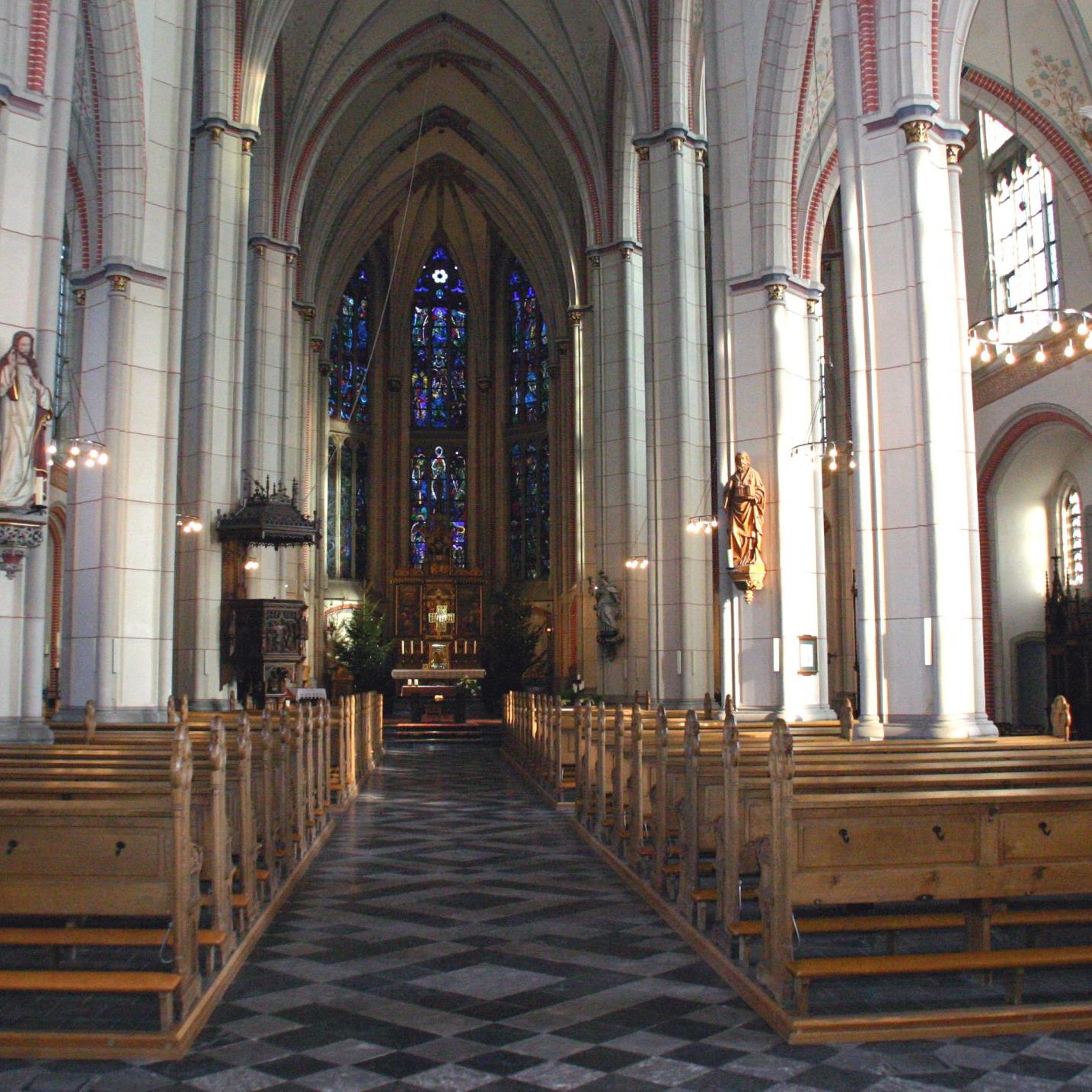 Kirche St. Michael Schwalmtal, Mittelschiff von unten