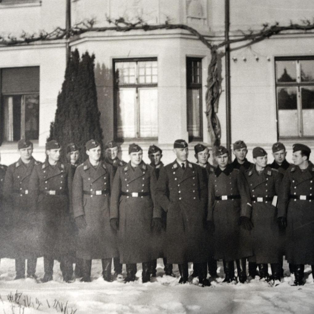 Alle Flieger vor Villa Waters