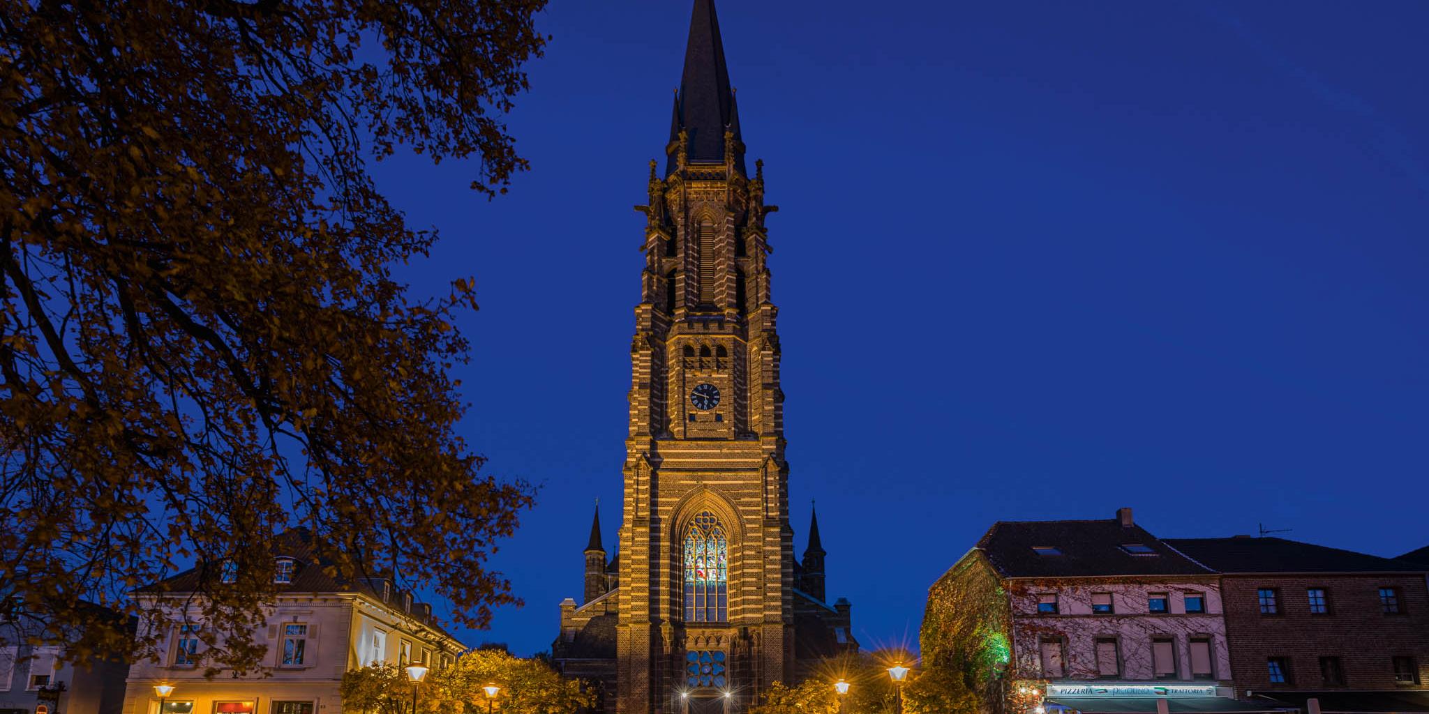 Motiv 11_Dom_DSC2661-180x120cm_150DPI