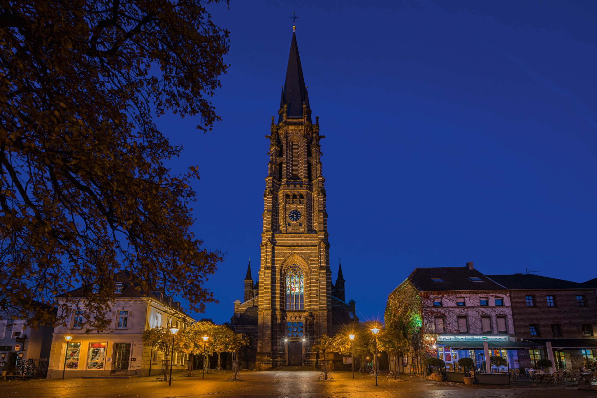 Motiv 11_Dom_DSC2661-180x120cm_150DPI