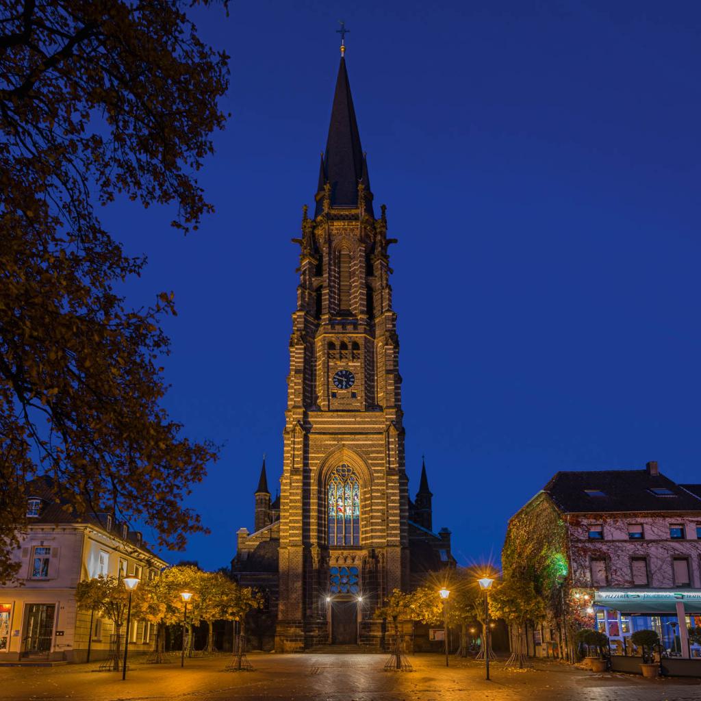 Motiv 11_Dom_DSC2661-180x120cm_150DPI