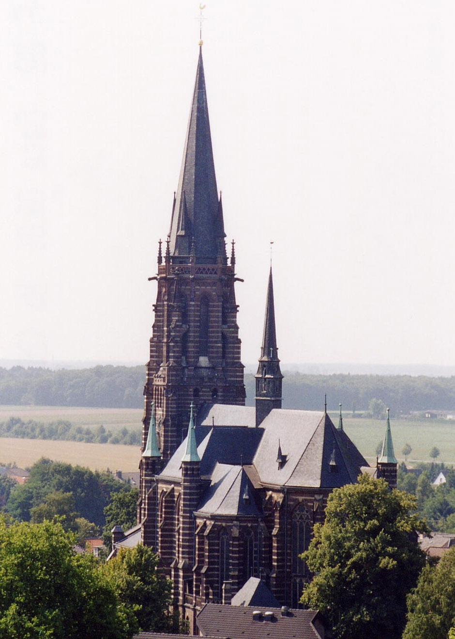 Kirche (c) Karl-Heinz Schroers